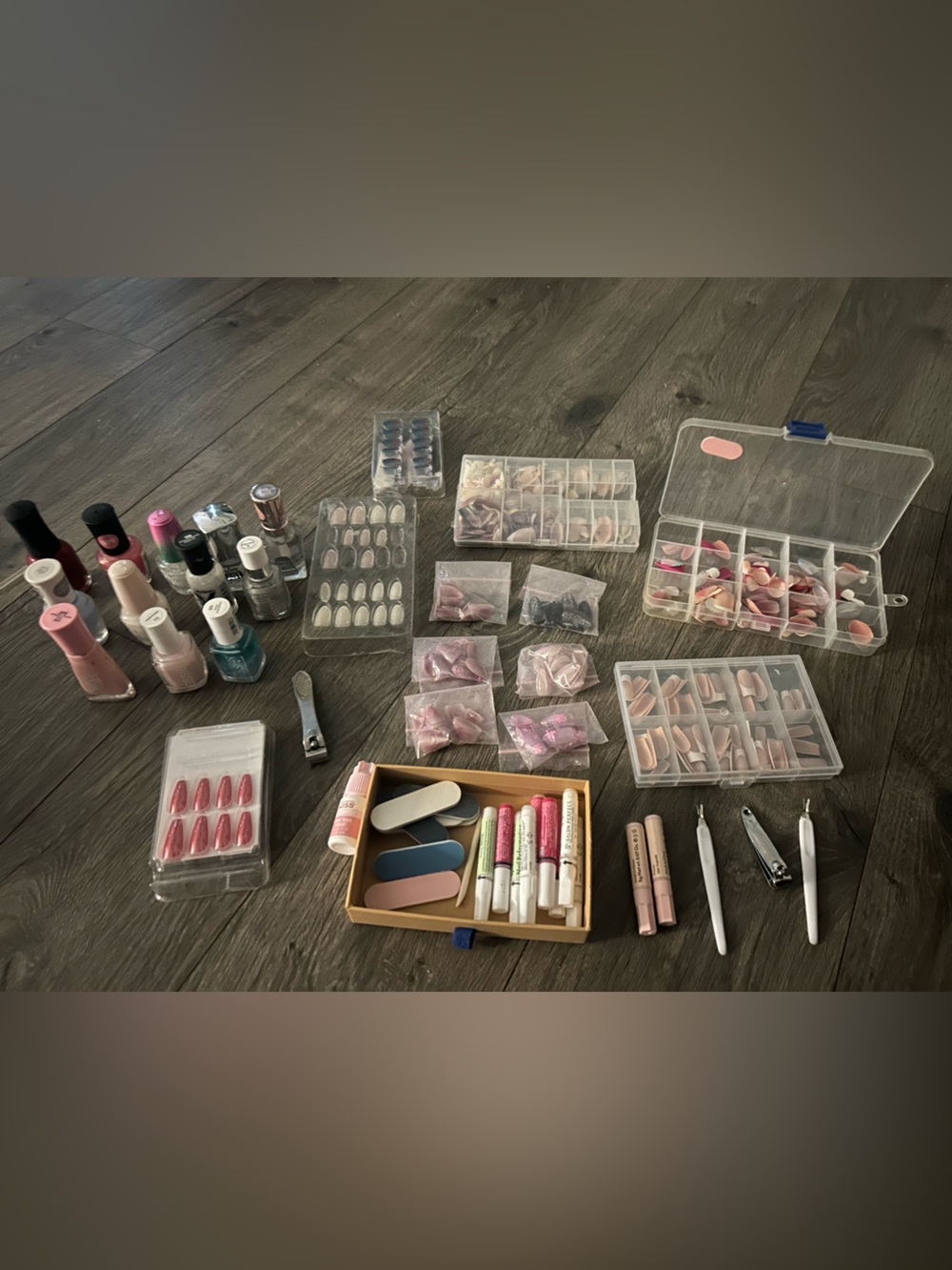 HUGE NAIL LOT